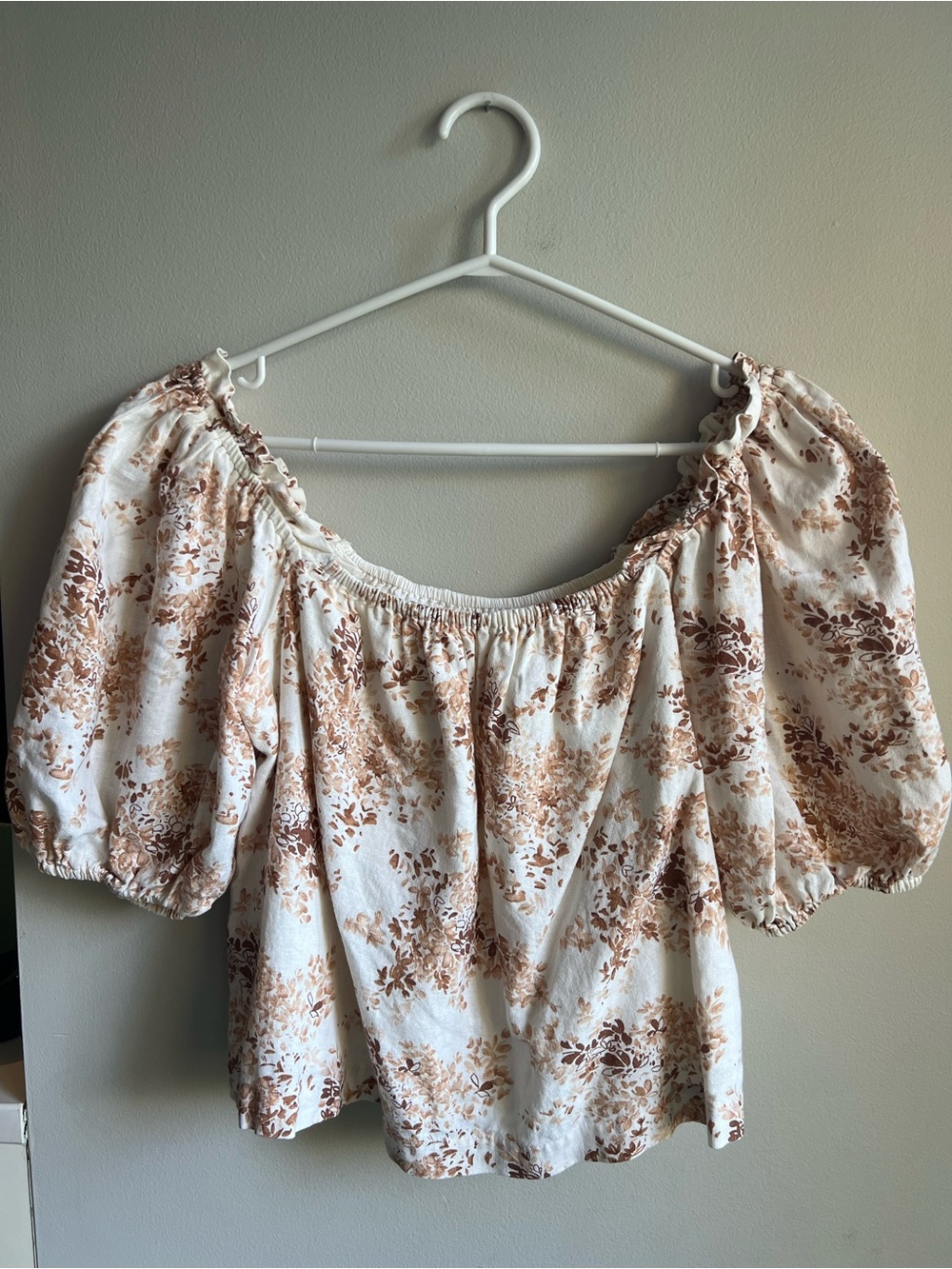 Abercrombie & Fitch Cream Floral Off-Shoulder Puff Sleeve Top
